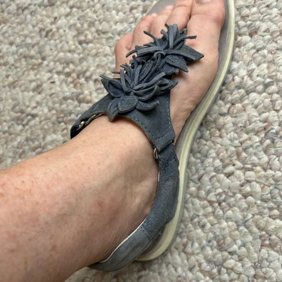 IGI & Co. Slate Blue/Gray Suede Italian-made Floral Fringe Women's Sandals 37 - Picture 2 of 6